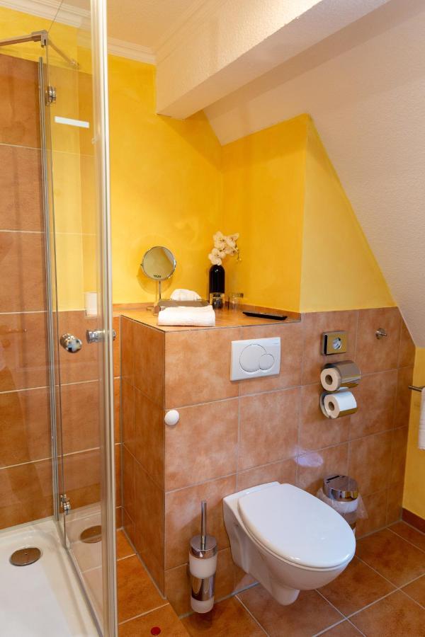 Hotel Landhaus Knappmann Есен Екстериор снимка