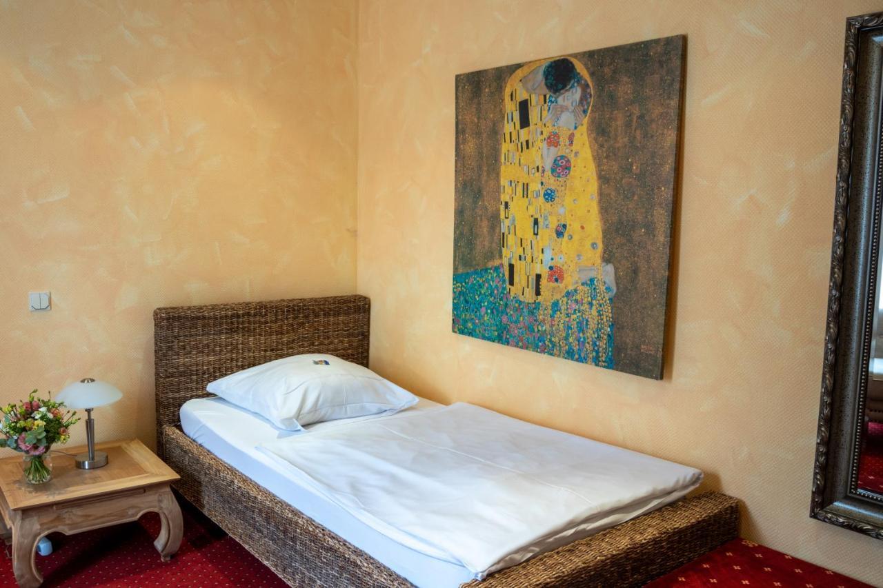 Hotel Landhaus Knappmann Есен Екстериор снимка
