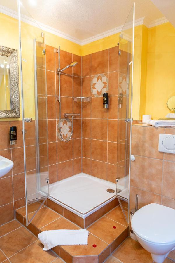 Hotel Landhaus Knappmann Есен Екстериор снимка