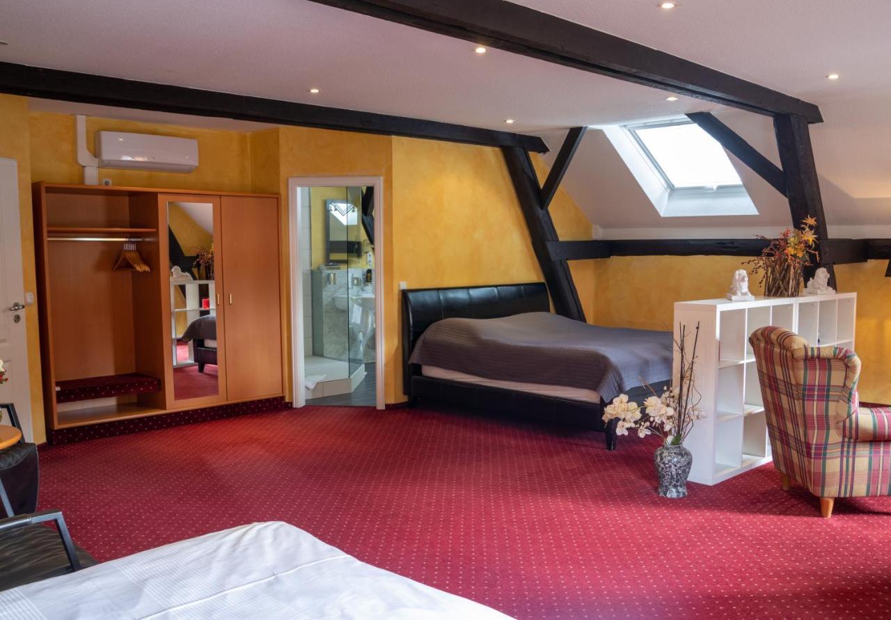Hotel Landhaus Knappmann Есен Екстериор снимка