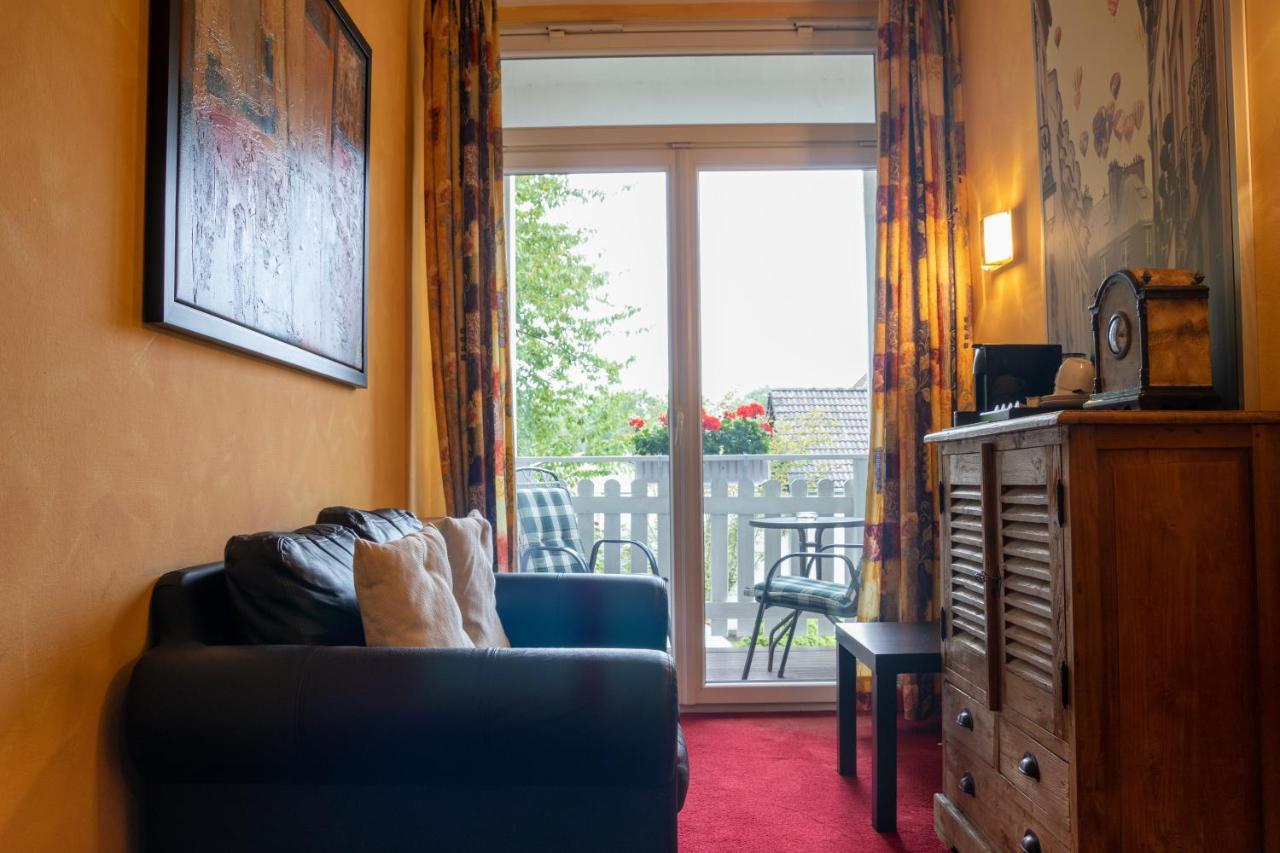 Hotel Landhaus Knappmann Есен Екстериор снимка