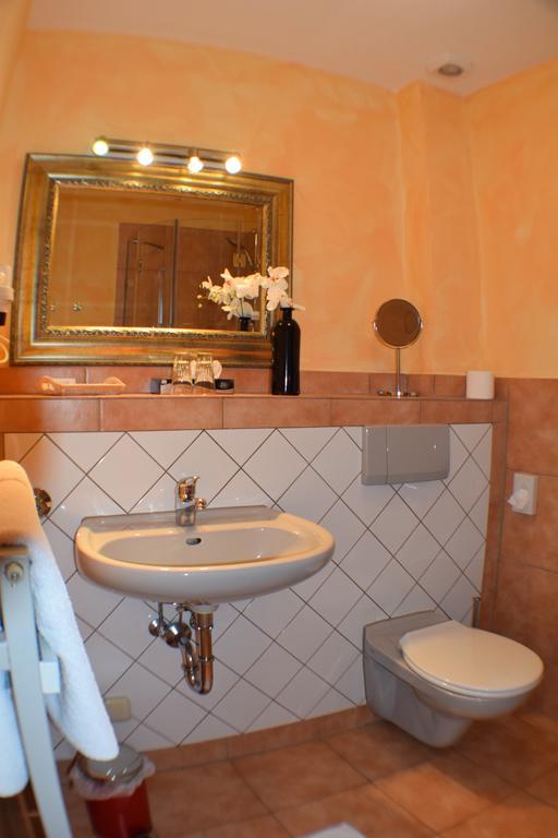 Hotel Landhaus Knappmann Есен Екстериор снимка